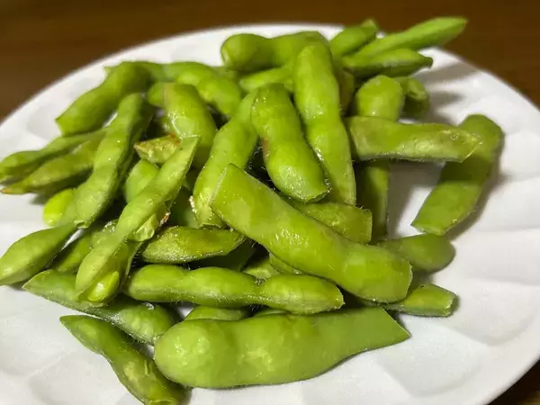 枝豆は蒸すのもアリ！　塩に『ちょい足し』で「こんなに味が違うとは」