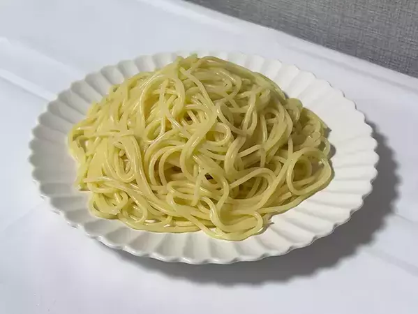 パスタを2時間水に浸けて放置！　できたものに「食感が変わった」「これからもやる」