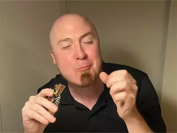 「日本人は当たり前に食べてるの？」　アメリカ人がコンビニで何度もリピートするチョコ菓子3選！