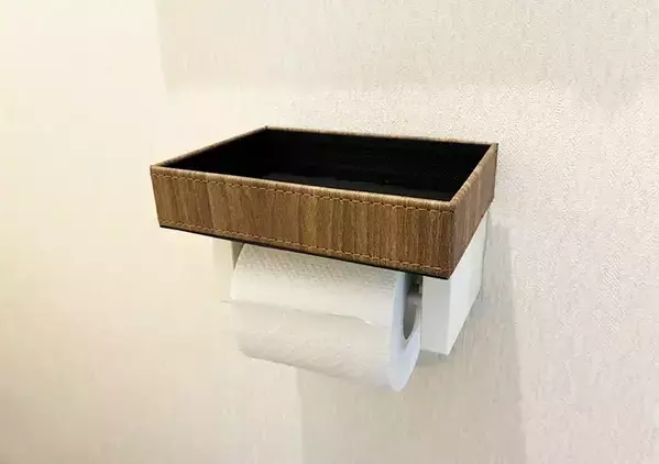 ブックエンドをホルダーの『つけ根』に差し込むと快適　狭いトイレが見違える裏技とは