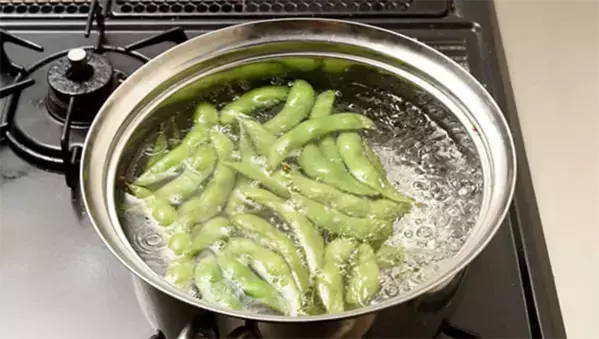 「毎回ゆでるのは暑いし面倒…」　カゴメが教える！たくさんゆでた枝豆の保存方法