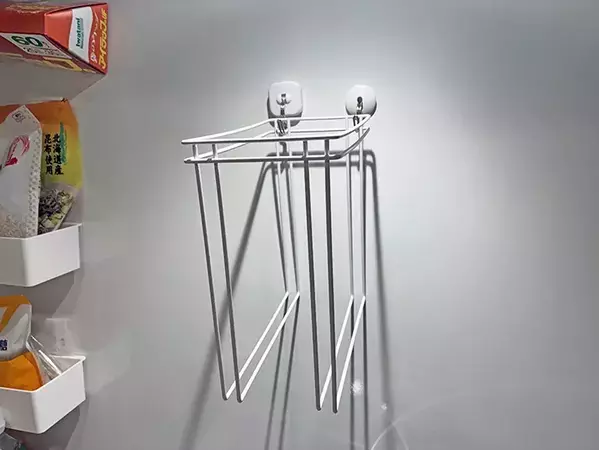 100均ふきんかけを『逆』に置くだけ！　2つのキッチン収納活用法に「万能」