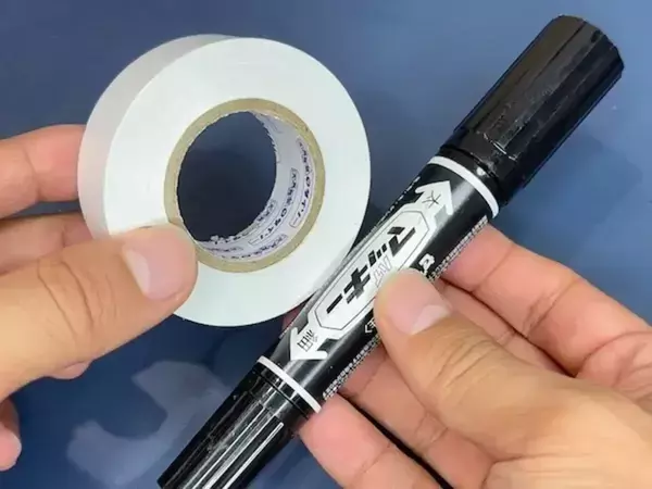 油性ペンで直書き、もうしない！　プール用品の名前書きに役立つ「身近なアイテム」とは