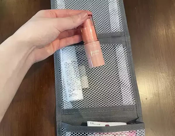 パタパタ畳んでバッグに入れて！　110円の収納アイテムを旅行で使ってみると「取り出しやすい」「身支度が快適に」