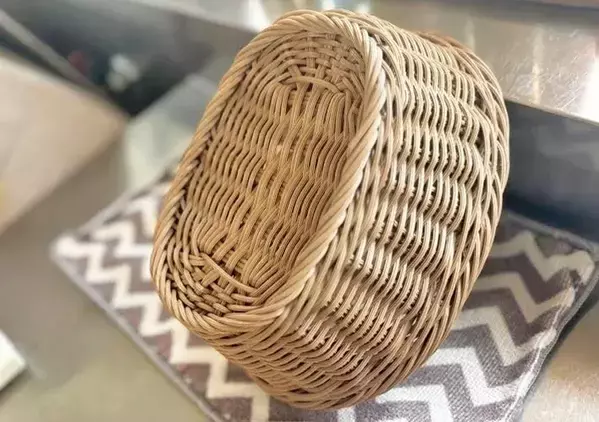 330円の『洗えるバスケット』　スリコに聞いた！キッチンが片づく活用法がこちら