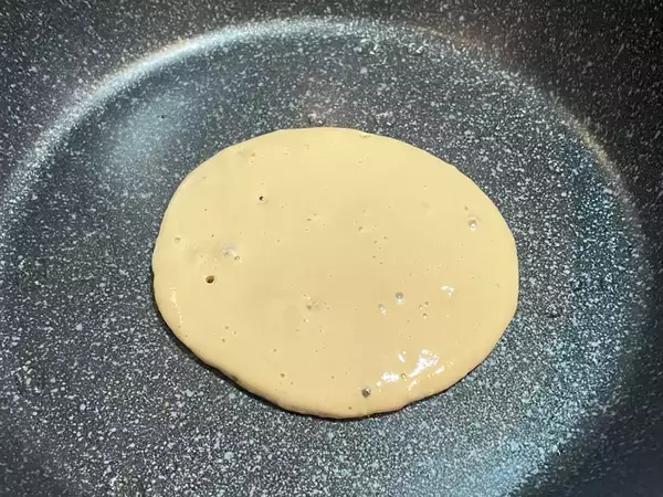 ホットケーキミックスにコーヒーをたっぷり注ぐ　フライパンで焼いてみたら…