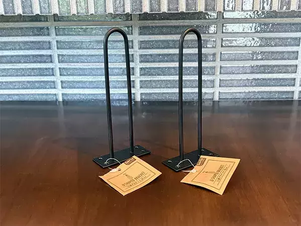 【セリア】100均の『U型ブラケット』を活用！　3つの活用法に「スッキリ収納できた」
