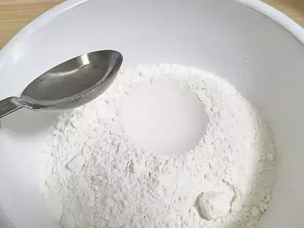 計量スプーンにハチミツがつかない　使い分けると便利な2つの裏ワザ