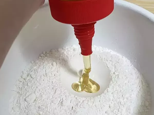 計量スプーンにハチミツがつかない　使い分けると便利な2つの裏ワザ