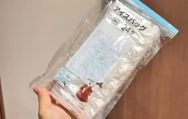 ダイソーの『アイスバッグ』、水を凍らせるだけじゃない！　110円で「夏の困りごと」を解決