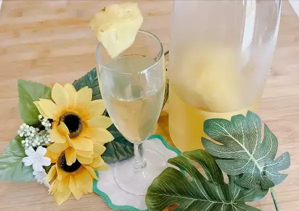 パイナップルの『芯』の思わぬ活用法　リンゴジュースで煮るだけで「本格トロピカル」「夏にぴったり！」