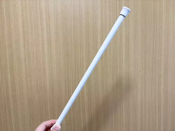 ハンガーパイプにつっぱり棒を『クロス』させると？　クローゼットをより広く使う裏ワザが、こちら