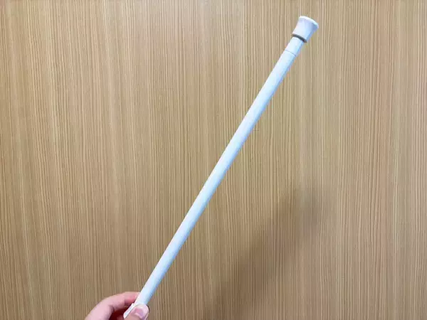 ハンガーパイプにつっぱり棒を『クロス』させると？　クローゼットをより広く使う裏ワザが、こちら