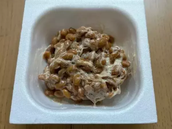 納豆のタレ、入れるのは混ぜる前と後どっち？　実は劇的においしくなるのは…