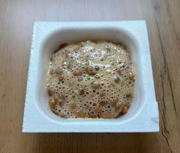 納豆のタレ、入れるのは混ぜる前と後どっち？　実は劇的においしくなるのは…