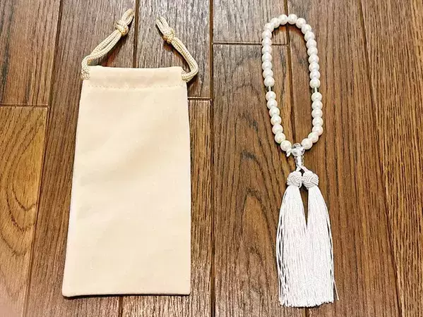 取っ手付き『書類ケース』が便利！　お盆の“お墓参りセット”をまとめる収納術