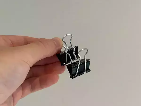 ダブルクリップは収納力アップに使える！　デッドスペースを解消してくれる活用法【3選】