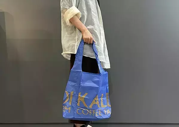 【カルディ】350円のエコバッグが便利！　手洗い可能で「コスパ抜群」