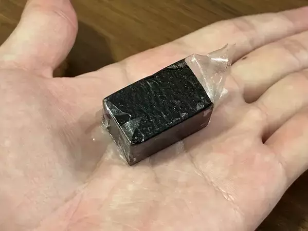 ミニバッグが小物入れに大変身！　カルディの『484円アイテム』で作る収納術【3選】