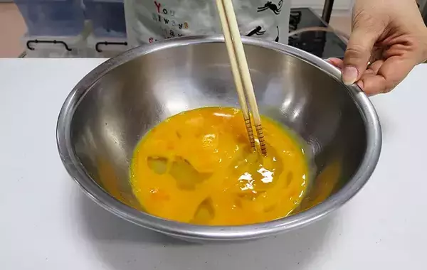 玉子焼き、焼く前によく混ぜると？　起こった変化に驚き！