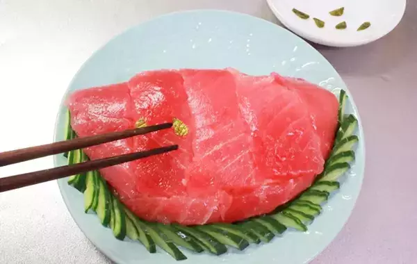 ご飯を半円形に盛って…完成した『丼ぶり』を思わず二度見「子供が喜ぶ」