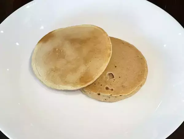 冷蔵庫の麦茶、余ってない？　ホットケーキミックスと混ぜて焼いてみたら…