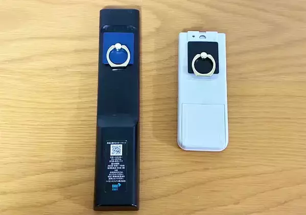 100均のスマホリングを『便器のフタ』に貼るだけ！　トイレの不快感がなくなる活用法が、こちら