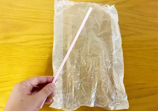 ビニール袋とストローでできる『節水対策』　災害時に助かる自衛隊の裏ワザが、こちら