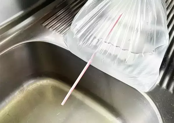 ビニール袋とストローでできる『節水対策』　災害時に助かる自衛隊の裏ワザが、こちら