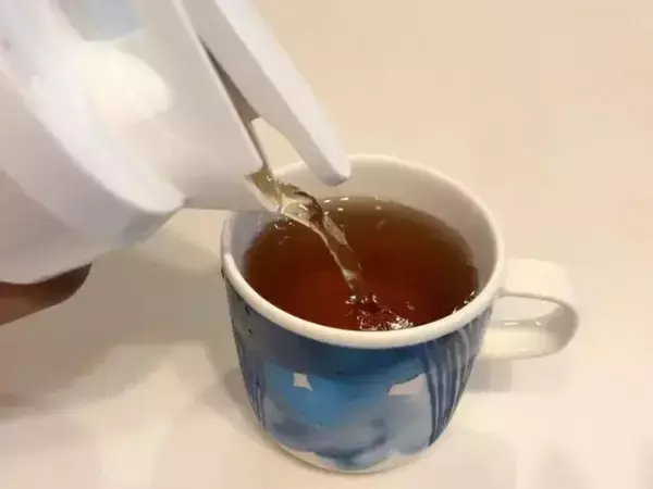 「冷蔵庫で冷やすのやめた」　麦茶がたった『2分』で作れる目からウロコの裏ワザ