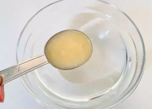 めんつゆの代わりに『大さじ2杯』と水を混ぜるだけ 「そうめんがすすむ」「ほんのり甘い」