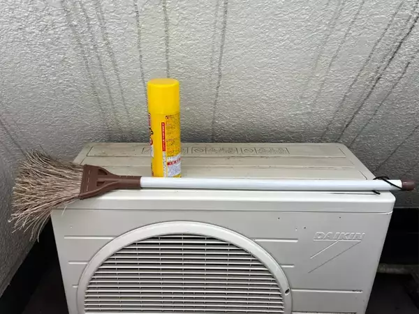 エアコンの室外機、上に物置いてない？　ダイキンが教える電気代節約のポイント