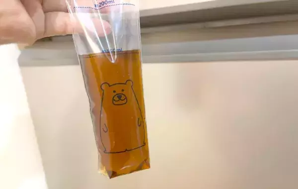 そうめんを一口サイズに丸めて…ダイソーの『水筒用氷棒』の意外な使い方
