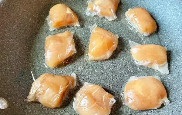 鶏むね肉をライスペーパーで包んで　『から揚げ風』が「柔らかくてうまい」