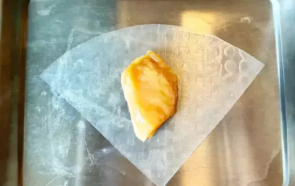 鶏むね肉をライスペーパーで包んで　『から揚げ風』が「柔らかくてうまい」