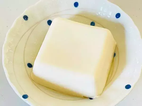 豆腐に『大さじ1杯』かけるだけ　冷奴のタレに「思いつかなかった」「また作って」