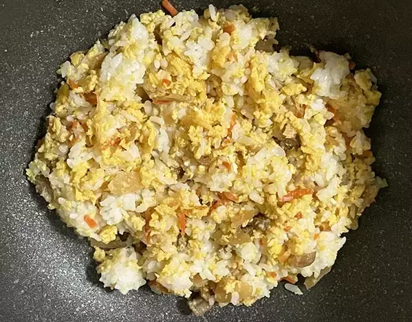 『ちらし寿司』焼いてみた！　チャーハン風アレンジに「あっという間に完食」