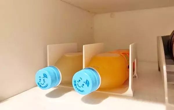 110円の『ペットボトルラック』が優秀！　4つ活用法を試したら「もう1個ほしい」【DAISO】