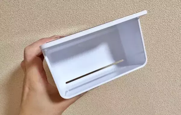 もう直置きしなくていい！　狭い浴室が快適になる『スリムホルダー』の活用法【DAISO】