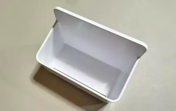 もう直置きしなくていい！　狭い浴室が快適になる『スリムホルダー』の活用法【DAISO】