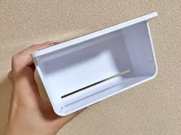 もう直置きしなくていい！　狭い浴室が快適になる『スリムホルダー』の活用法【DAISO】