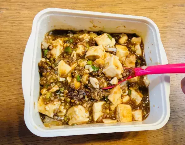 「豆腐とひき肉を入れて6分」　電子レンジで加熱して完成したモノが？