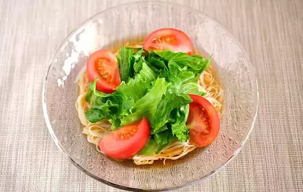 そうめんにトマトとレタス、あと1つのせるなら？　管理栄養士の『正解』はこちら【献立クイズ】