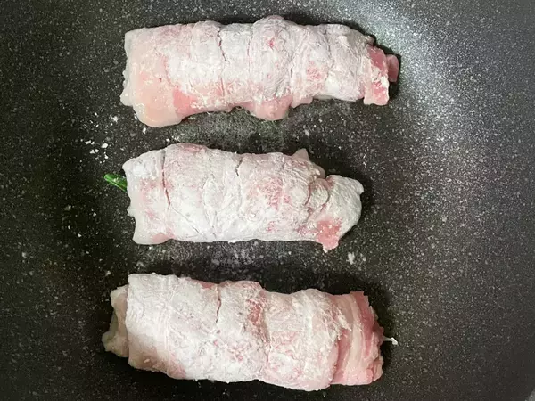 肉巻きの中に入れたのは？　意外と見ないレシピに「ペロリと完食」「シャキシャキ食感」