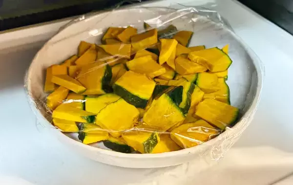 レンチンで作るカボチャの副菜　食べた夫が「これはウマい！」