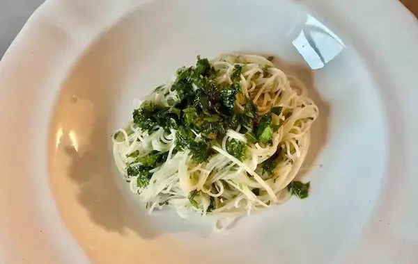 そうめんに『6枚』混ぜてみて！　めんつゆいらずの食べ方に「いつもと一味違う」