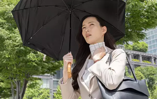 汗をかく夏、『ハンカチ』はどの素材がベスト？　プロに聞いた