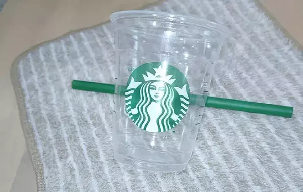 飲み終えたスタバカップ、捨てないで！　すぐできる再利用テクに「家中に置きたい」「気分も上がる」
