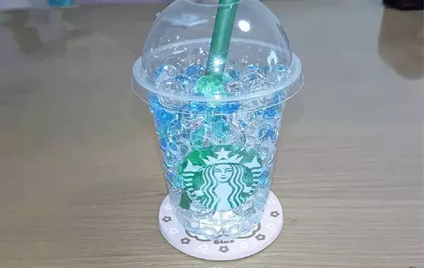 飲み終えたスタバカップ、捨てないで！　すぐできる再利用テクに「家中に置きたい」「気分も上がる」