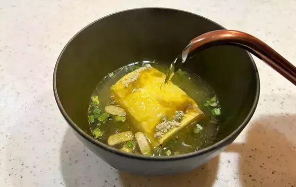 玉子焼きの形がくずれたら…『1袋』をかけてお湯をそそぐと？「ふわふわでおいしい」